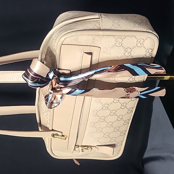 GUCCI VINTAGE 2000 GG BEIGE CANVAS HAND BAG WITH CALF SKIN LEATHER/GOLD HRDWR - Picture 4 of 17